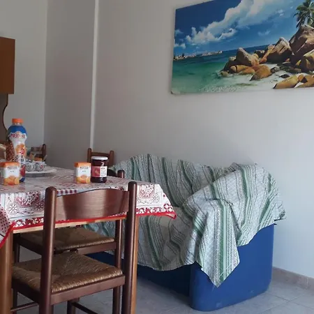 Apartmán Charming Near The With A Terrace Parking Available, Pets *