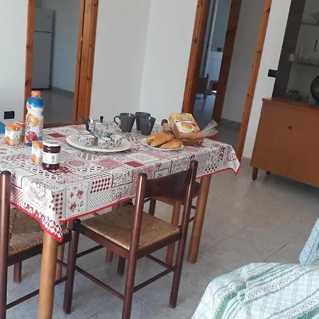 Charming Near The With A Terrace Parking Available, Pets Apartmán San Foca