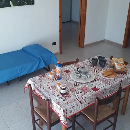 Charming Near The With A Terrace Parking Available, Pets Apartmán