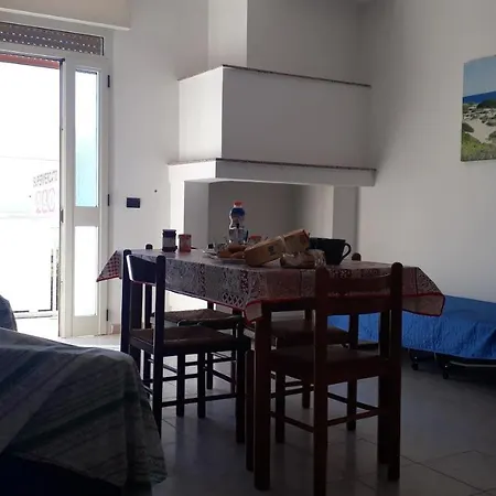 Charming Near The With A Terrace Parking Available, Pets Apartmán *